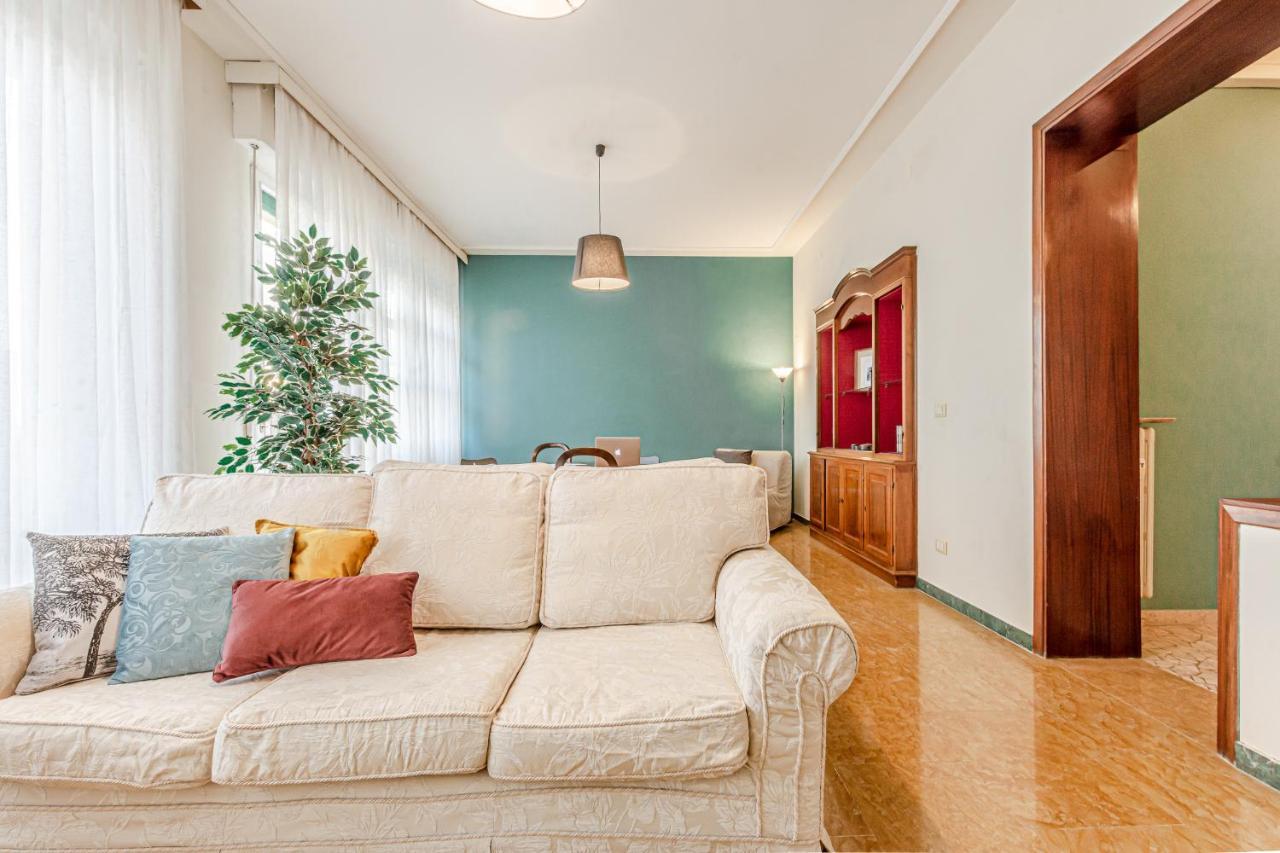 Frank'S And Art Love Apartments Ливорно Экстерьер фото